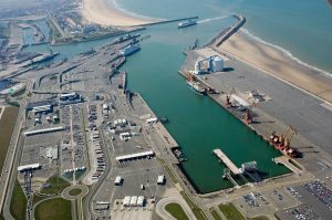 vue-aerienne-port-car-ferry-calais