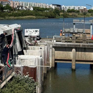 Évacuation des eaux continentales à la mer