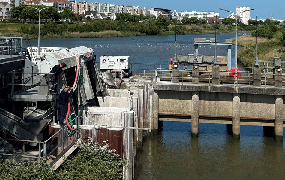 Évacuation des eaux continentales à la mer